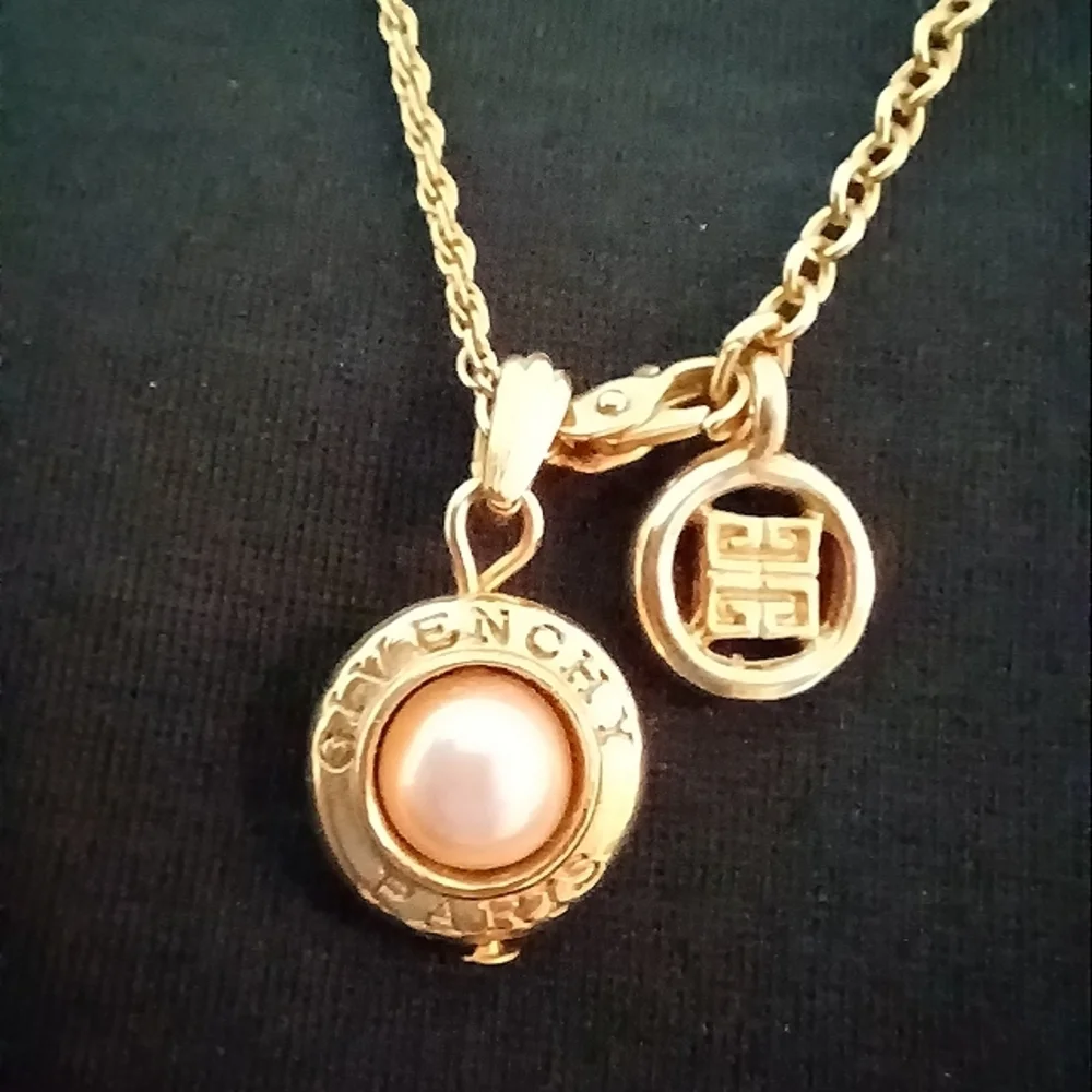 Rare Givenchy Paris Faux Pearl Matte Gold Necklace Vintage 1980s